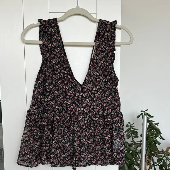 American Eagle Outfitters Floral Ruffled Tank Top - Picture 1 of 11